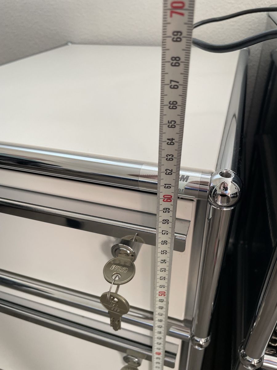 USM Banconi: USM Haller Rollcontainer weiss, 2 Schubladen – Usato da Uster venduto da klale03 5