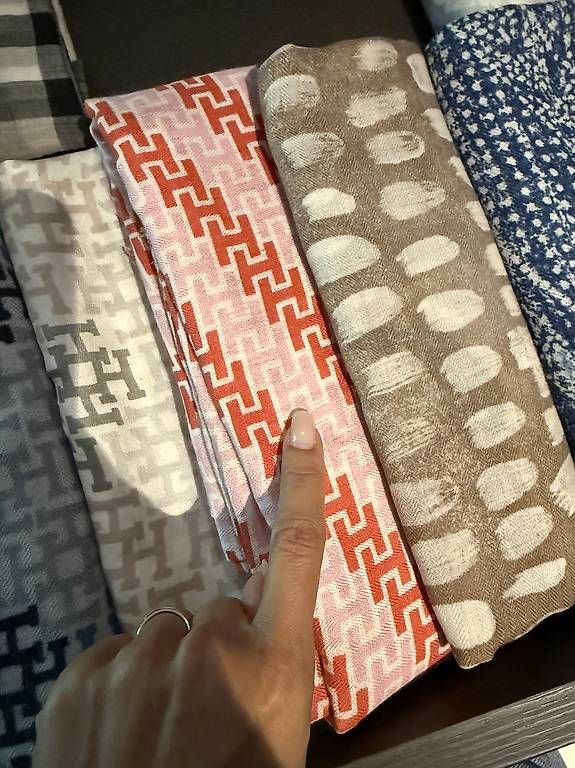 Foulard & Sciarpe: Hemisphere Foulard  – Usato da Hofstetten SO venduto da Katharina_Nina_Nina