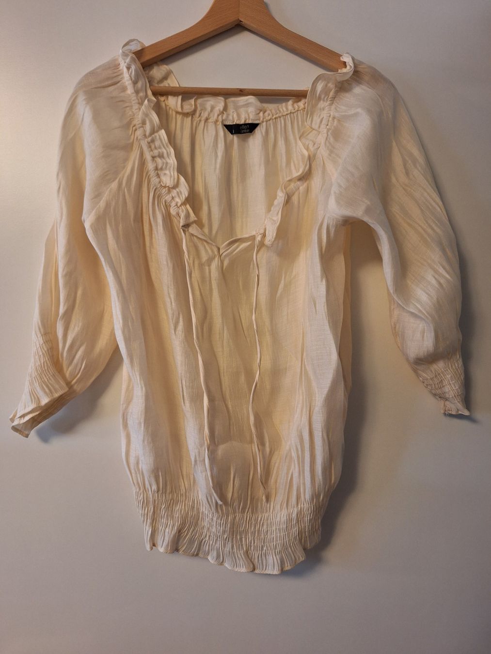 Tops: Sommerbluse Off-Shoulder, Grösse M, luftig-leicht! – Gebraucht aus Winterthur von mel_65g9