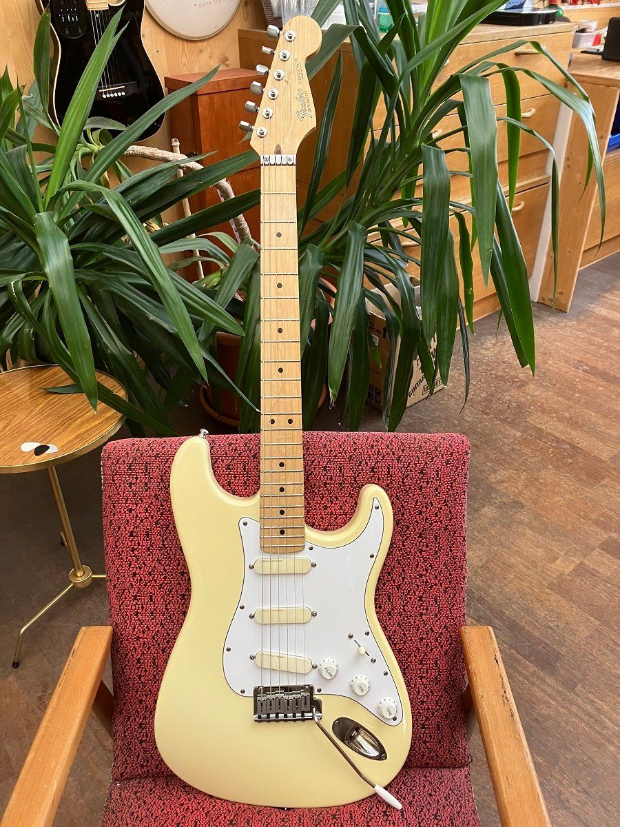 Fender Strumenti musicali: Fender Stratocaster Plus 1988 – Usato da Zofingen venduto da bjmusic