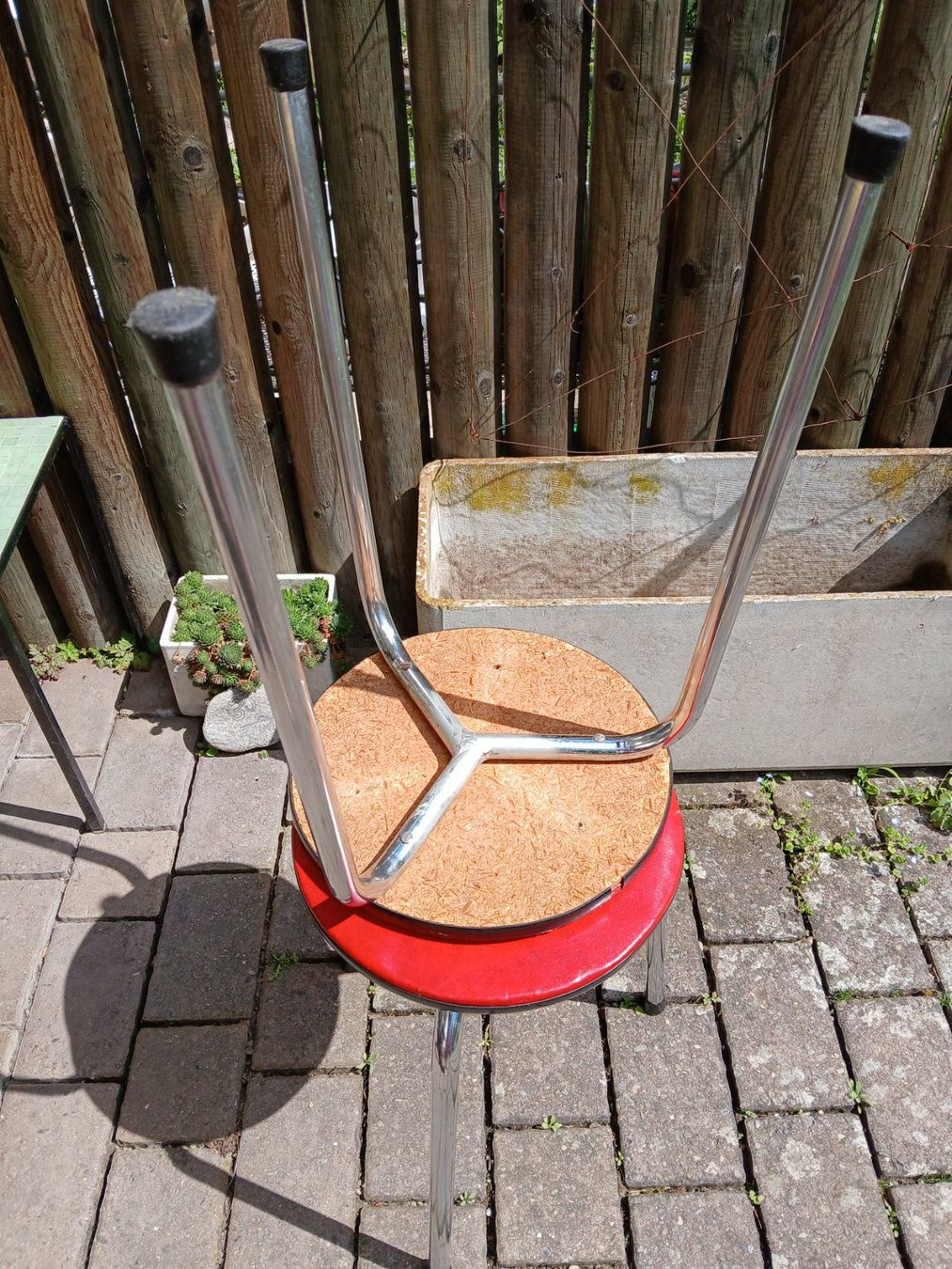 Sgabelli: 1 Paar alte Dreibeinhocker – Usato da Zumikon venduto da Vollvintage 7