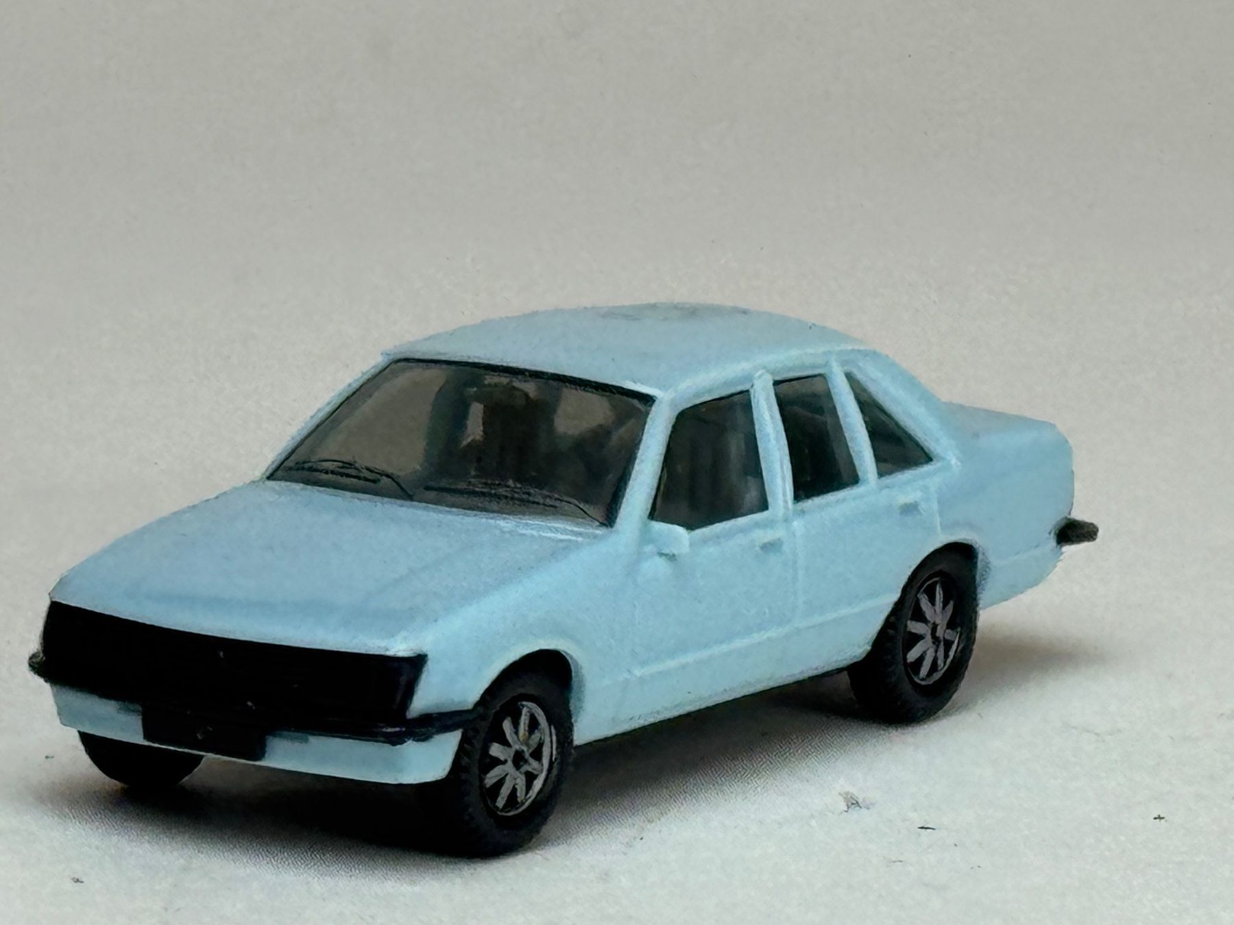 Herpa Voitures modèles: Herpa Opel Record Berlina 2,0 E hellblau – D'occasion à Elm par Wikmtz