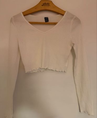 Weisses Rippen-Shirt mit langen Ärmeln, Grösse XS.