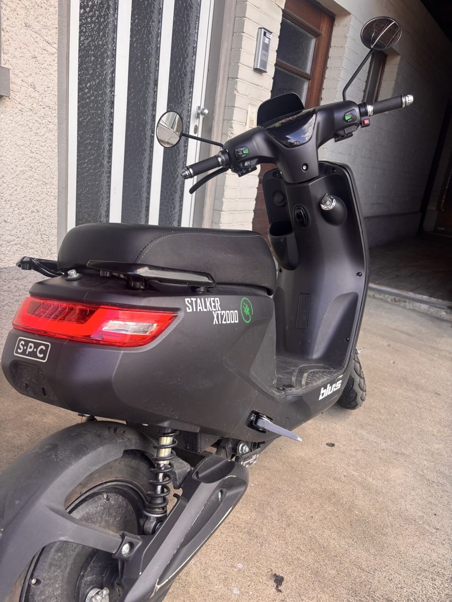 Scooter: E-Scooter Stalker XT2000 Schwarz guter Zustand – Usato da Aarwangen venduto da hen_q7kd 1
