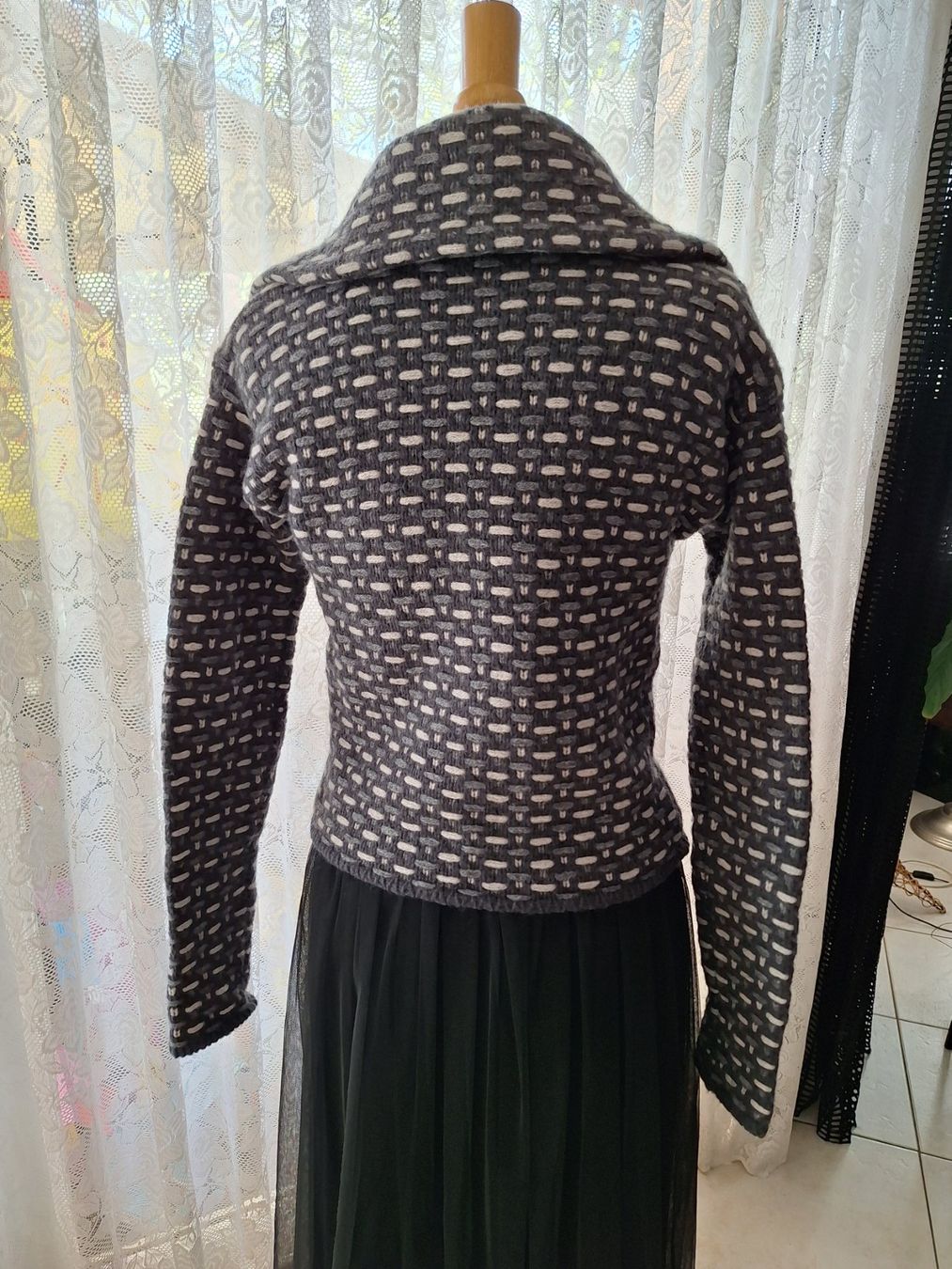 Benetton Pullover & Sweatshirts: Pull - cardigan BENETTON, taille M – Gebraucht aus St-Triphon von Jldr0 1