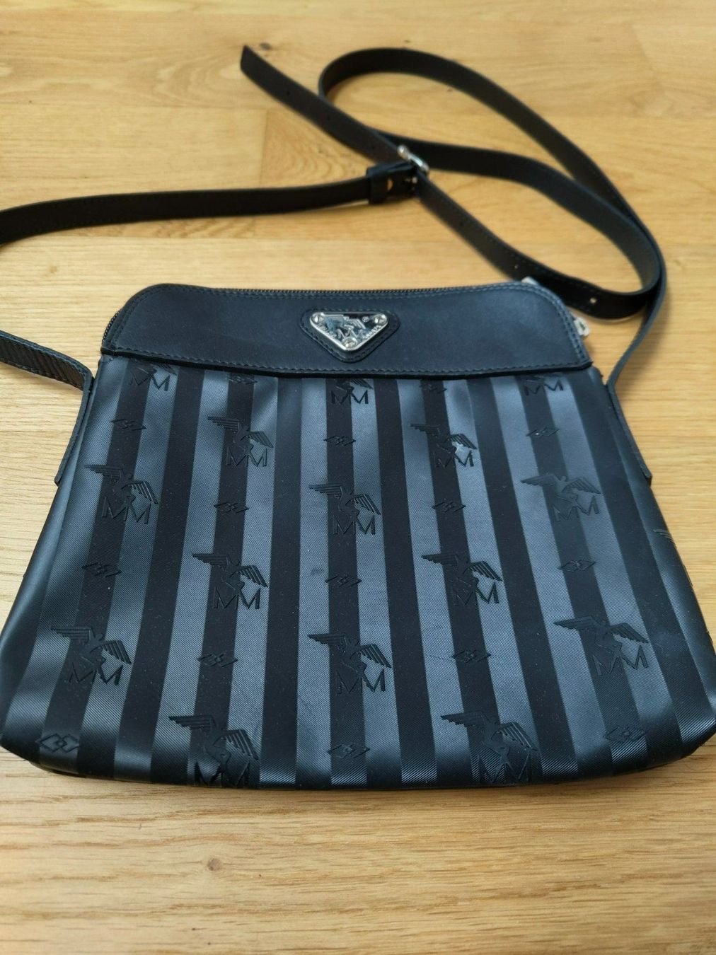 Maison Mollerus Taschen für Damen: Maison Mollerus Umhängetasche schwarz/silber – Gebraucht aus Schwyz von Balmer92 1