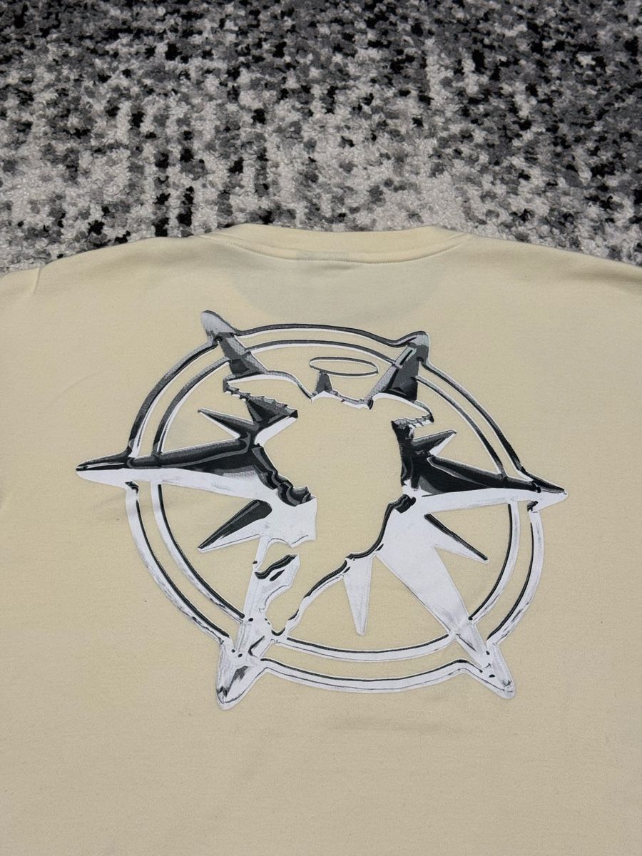 T-shirt: Divinbydivin cream T-shirt – Nuovo (secondo la descrizione) da Yverdon-Les-Bains venduto da fir_7srk 3