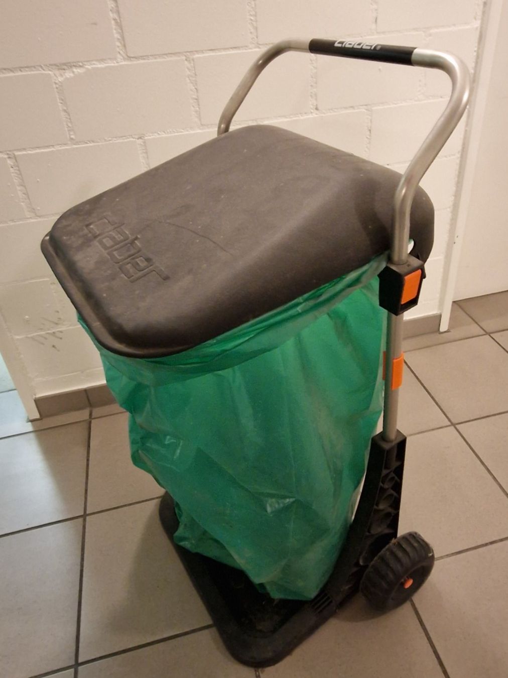 Altro in Decorazioni & Accessori: CABER Müllsackständer 60 - 110 Liter – Usato da Illnau venduto da steff8606 1