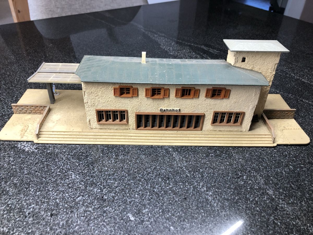 Faller Modelleisenbahnen: Faller Bahnhof Nr. 103, Spur H0 – Gebraucht aus Zweidlen von Maerliharo_57 1