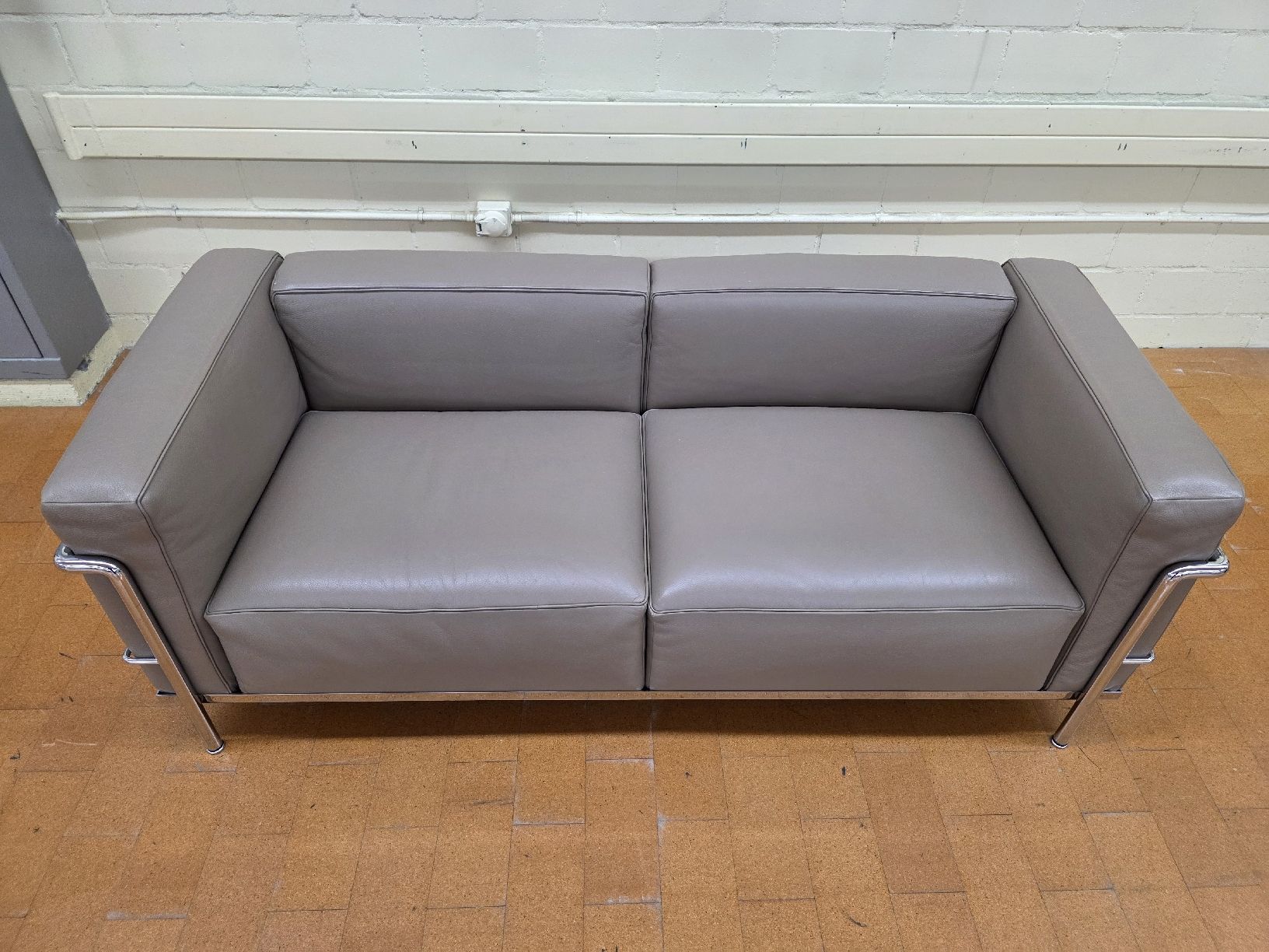Cassina Divani: Original Cassina LC3 Sofa Le Corbusier Leder – Usato da Lichtensteig venduto da Polsterwerk 6