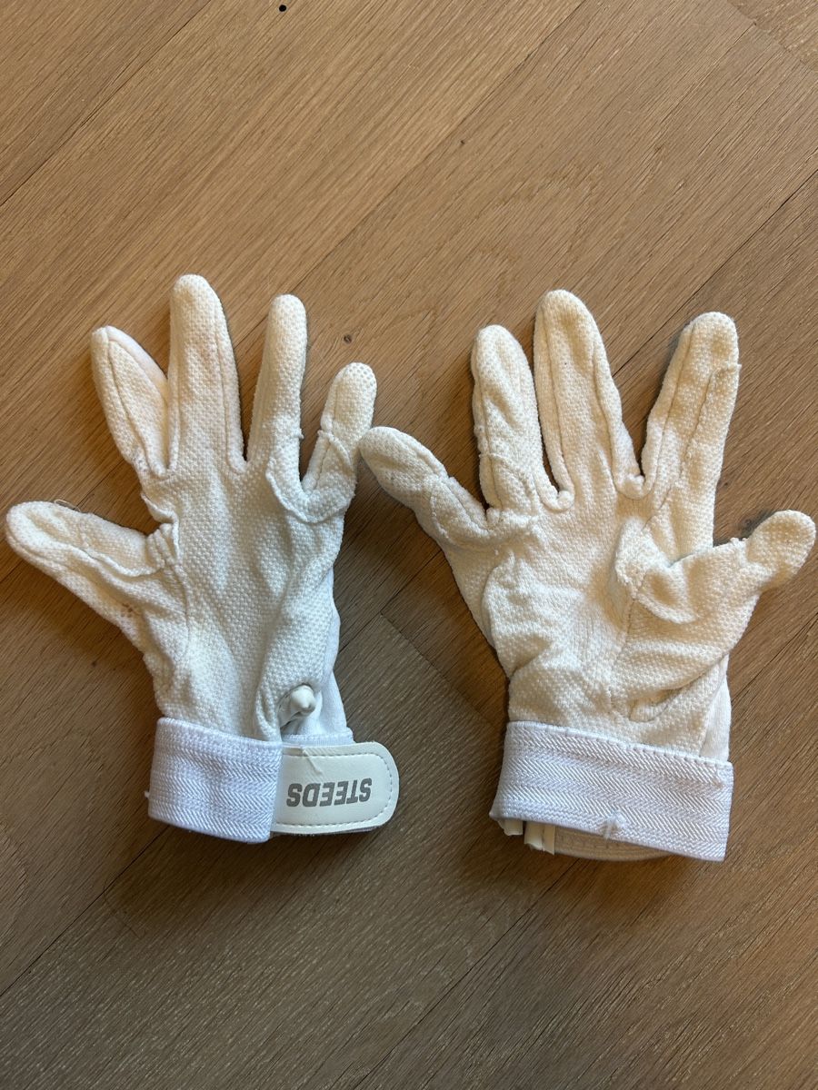 Guanti & manicotti: Weisse Reithandschuhe von Steeds - Gr. M – Usato da Muri AG venduto da lea_eschmann 1