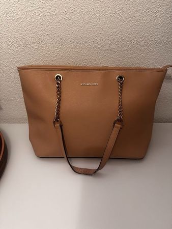 Michael Kors Tasche beige mit Kettendetail