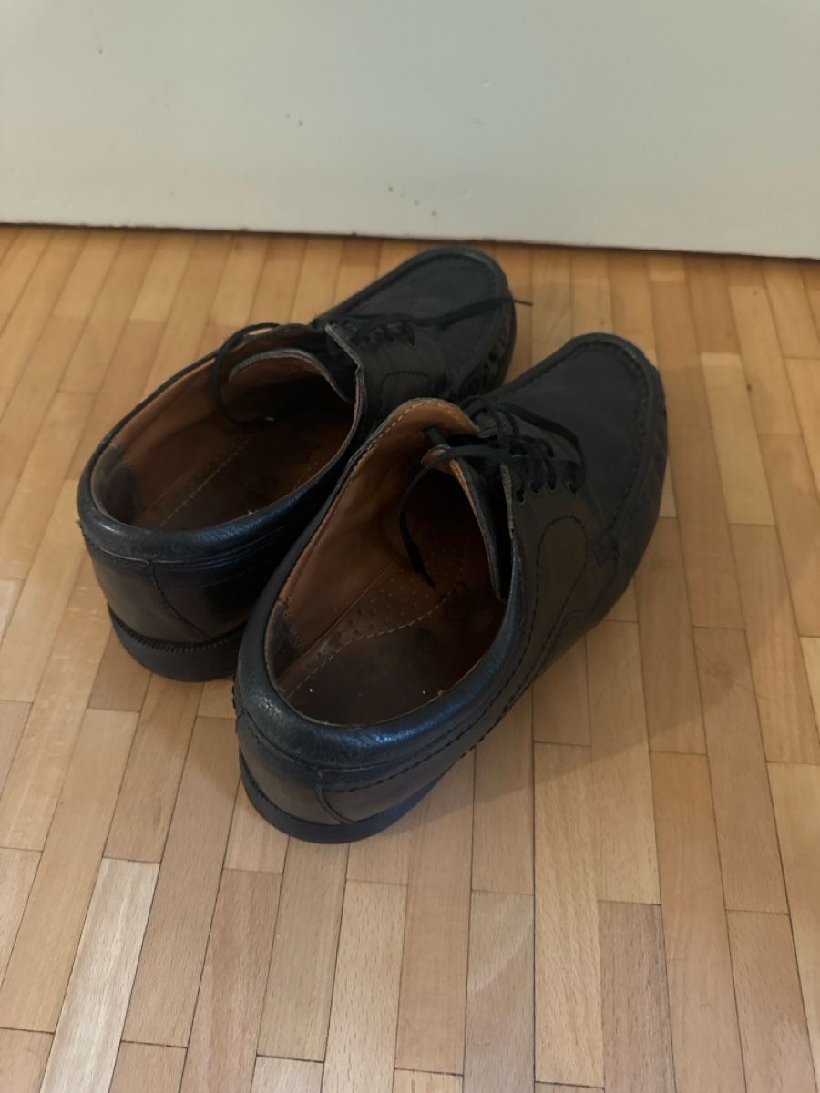 Scarpe da uomo: Schwarze Schuhe Grösse 42 – Usato da Winterthur venduto da hostelil 1