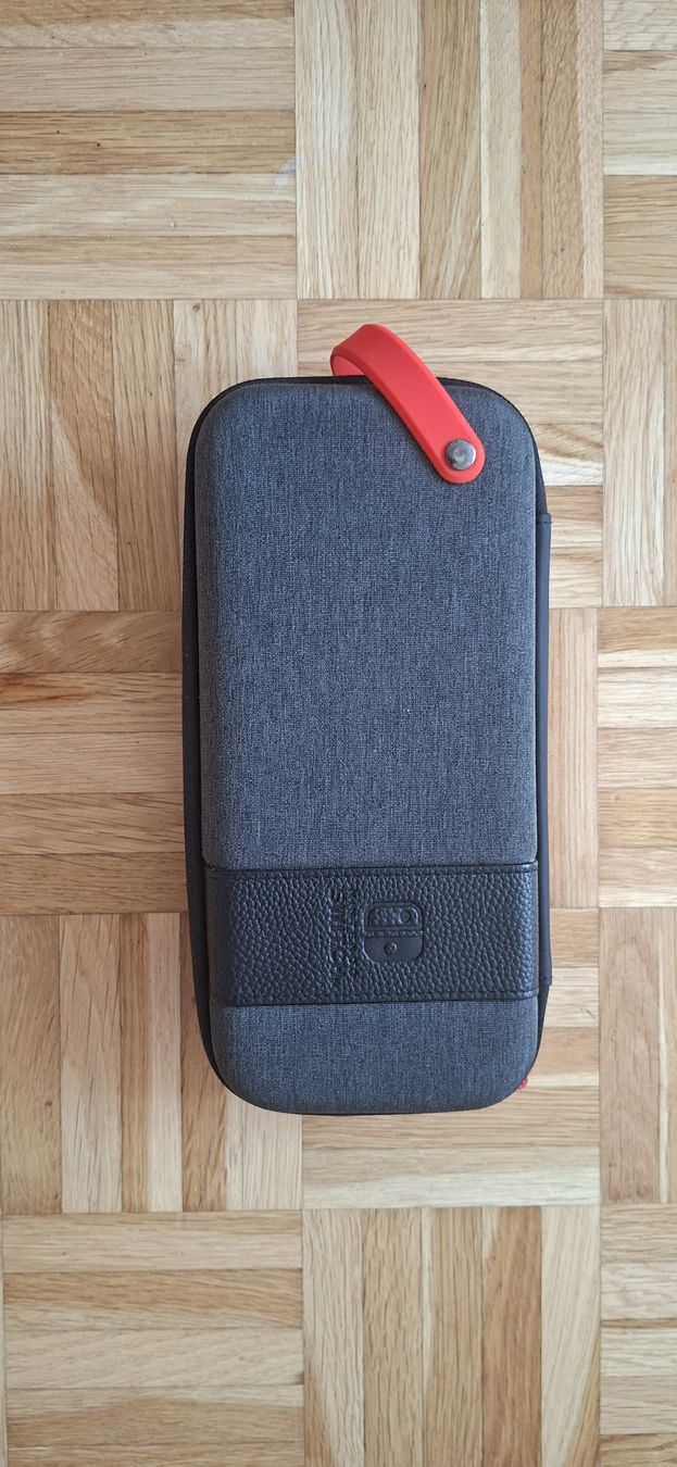 Nintendo Custodie protettive: Hülle für Nintendo Switch neu – Nuovo (secondo la descrizione) da St. Gallen venduto da samfuel