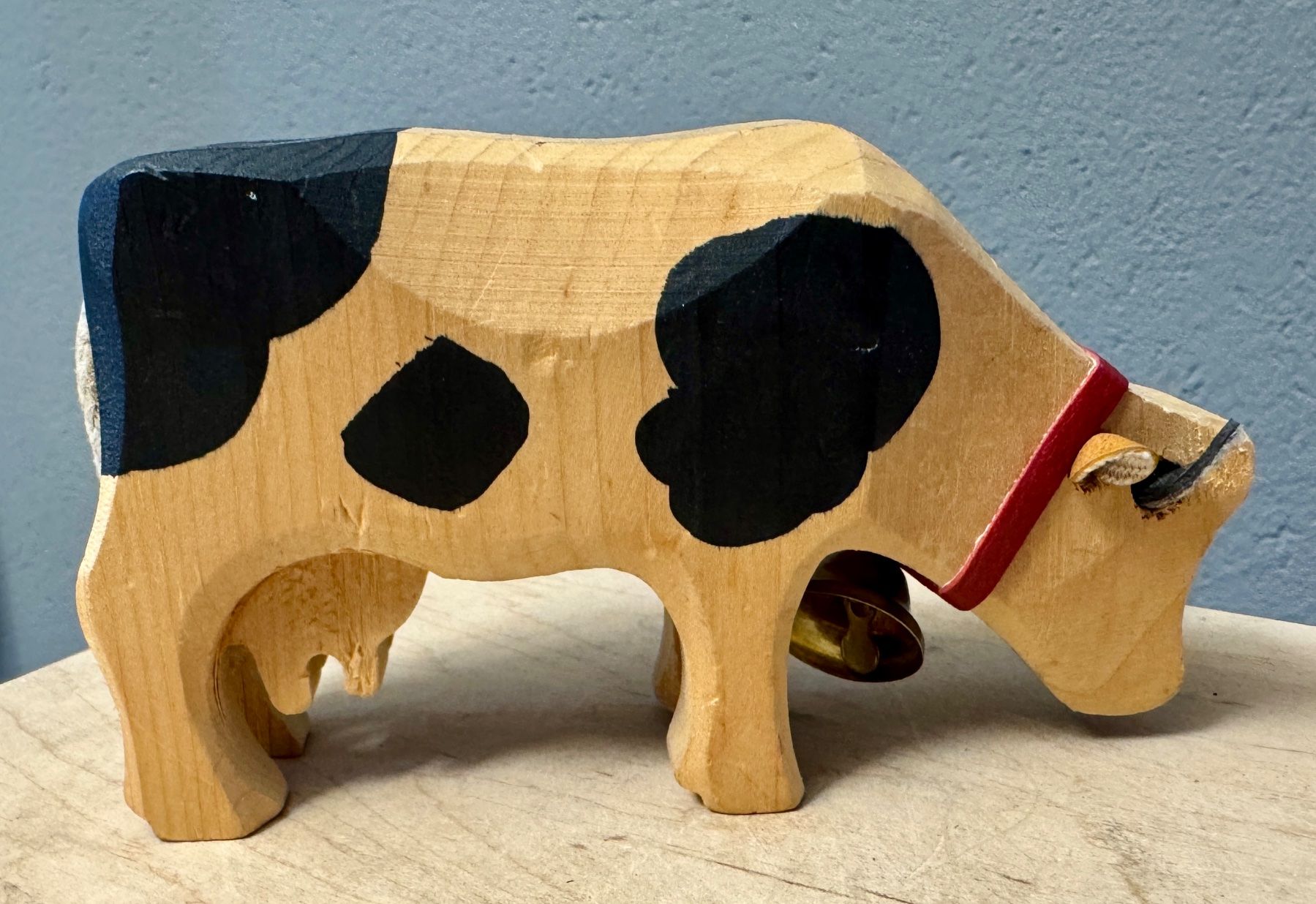 Figuren: Alte geschnitzte Holzkuh Kuh Holz – Gebraucht aus Rothrist von Luckywinner 2