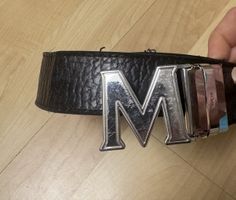 MCM Guertel in Schwarz mit silberner Schnalle, Guter Zustand