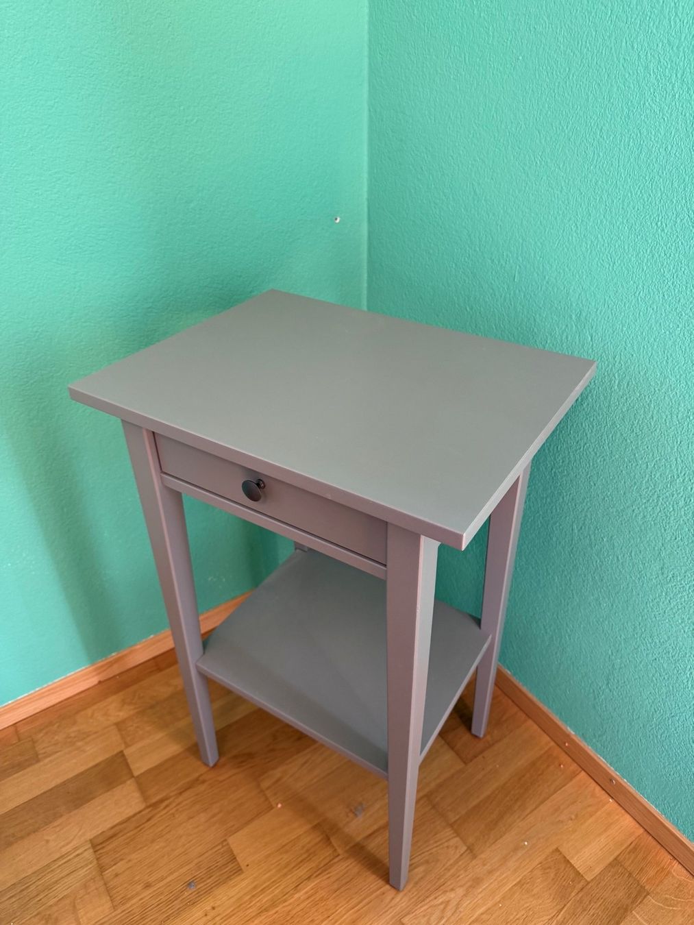 Ikea Tables de nuit: Ablagetisch Hemnes - IKEA – D'occasion à Hüttikon par Fawkes2 1