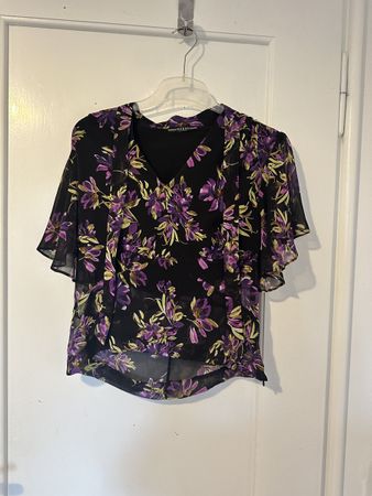 Guess Sommer Bluse, Grösse M, Blumenmuster - Top Zustand!