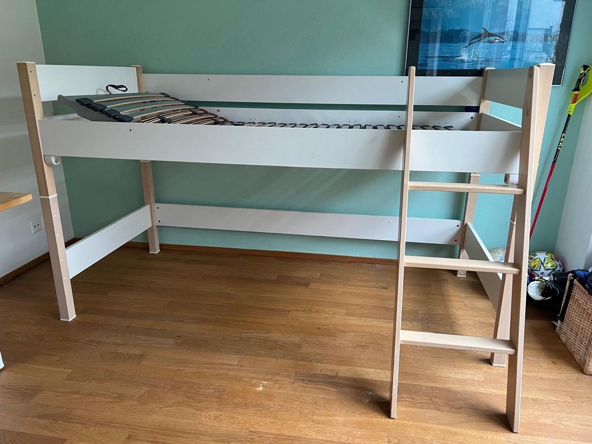 Betten: Kinderbett: Tiefbett oder Hochbett mit Leiter und Rutschbahn – Gebraucht aus Oberwil b. Zug von okeiser