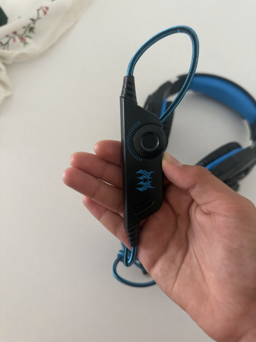 Kopfhörer: Gaming Headset mit Mikrofon & LED-Beleuchtung – Neu (gemäss Beschreibung) aus Malters von yav_wfg8 3