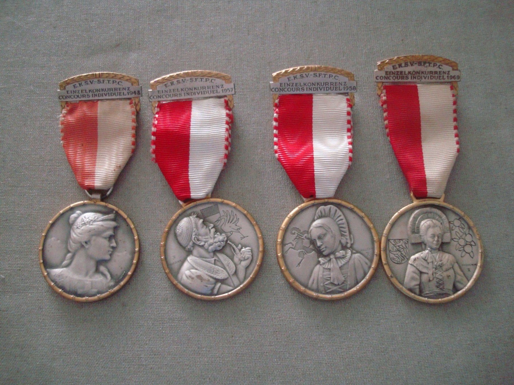 Medaglie: 4 Abzeichen - E.K.S.V.  - 1948 / 1957 / 1958 / 1969 – Usato da Neuenegg venduto da flohcante