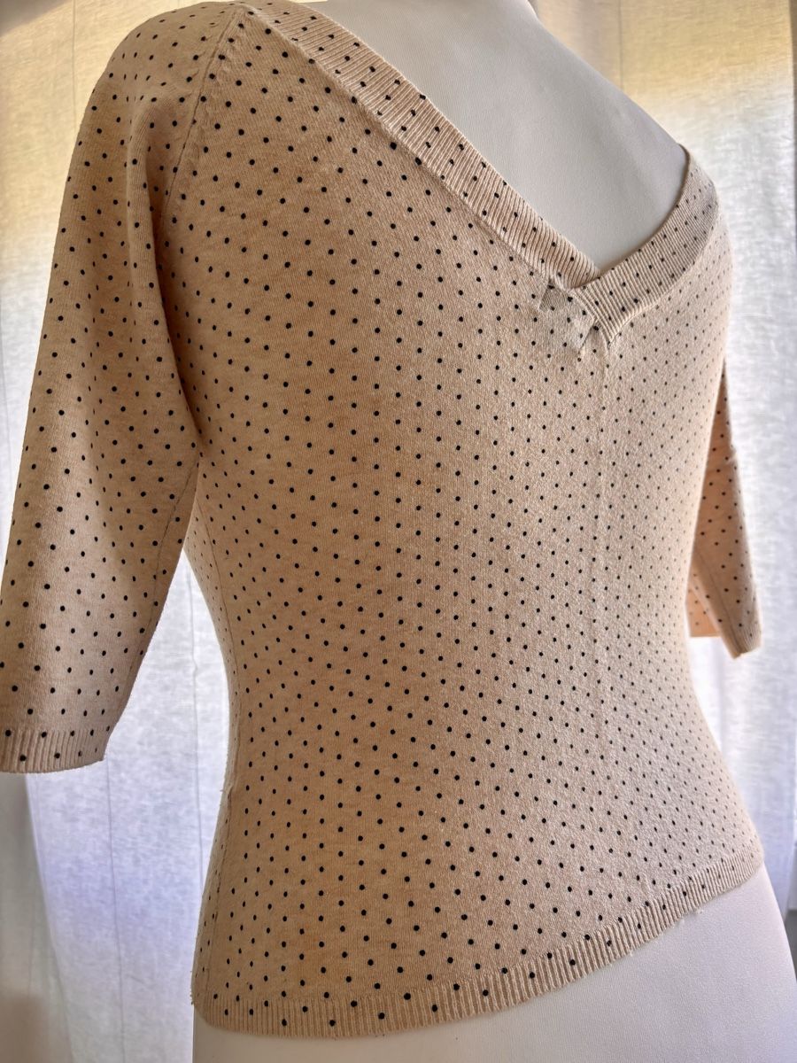 Maglioni & Felpe: Adolfo Dominguez Feinstrick Pullover Gr M V-Ausschnitt – Nuovo (secondo la descrizione) da Wangen ZH venduto da tel_gxb5 6