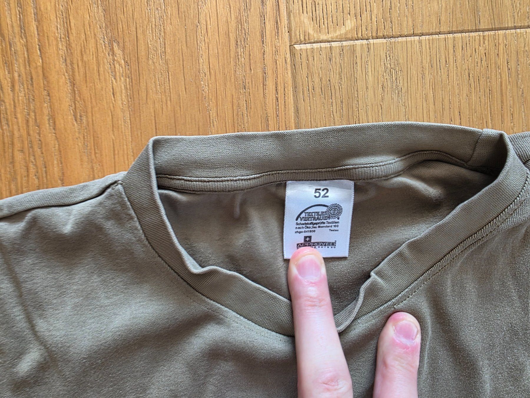 Schweizer Armee Uniformen: Armee T-Shirt Grösse 52 – Gebraucht aus Aarau von Lennz_17 1