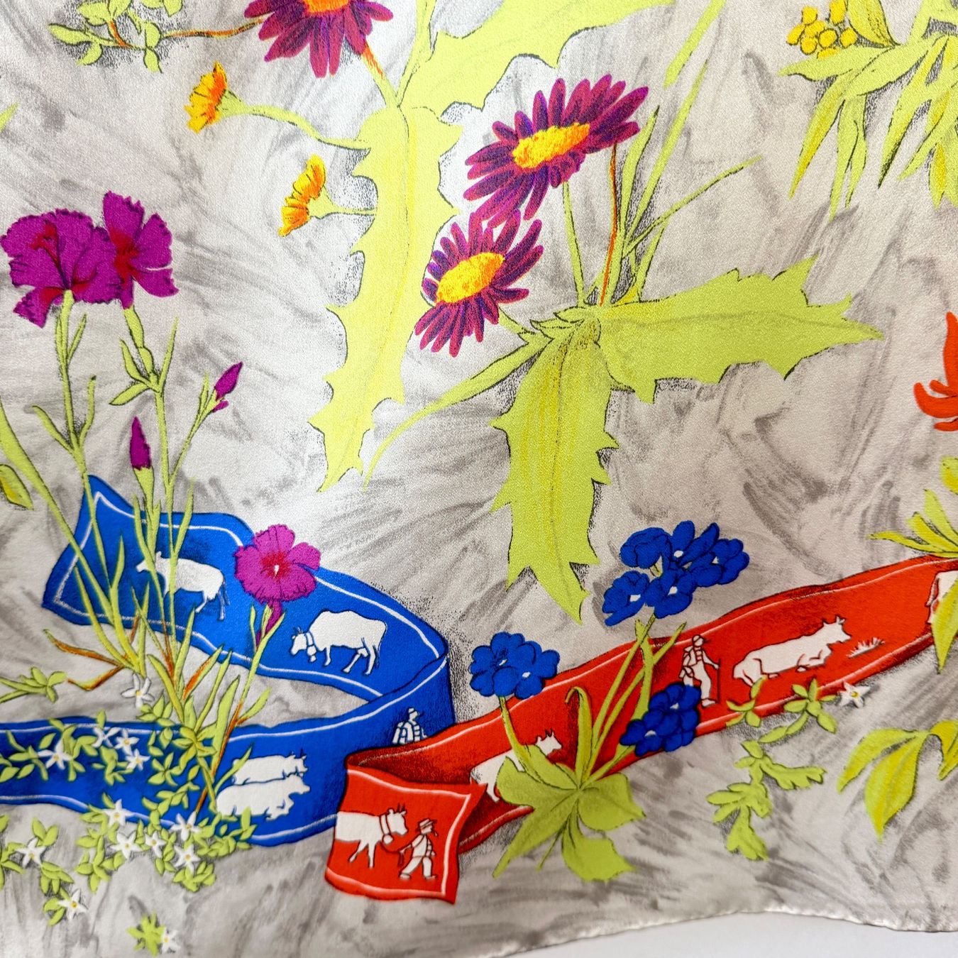 Fabric Frontline Foulards, Tücher & Schals: FABRIC FRONTLINE New Large Silk Scarf – Neu (gemäss Beschreibung) aus Emmen von Avviivva_Com2023 5