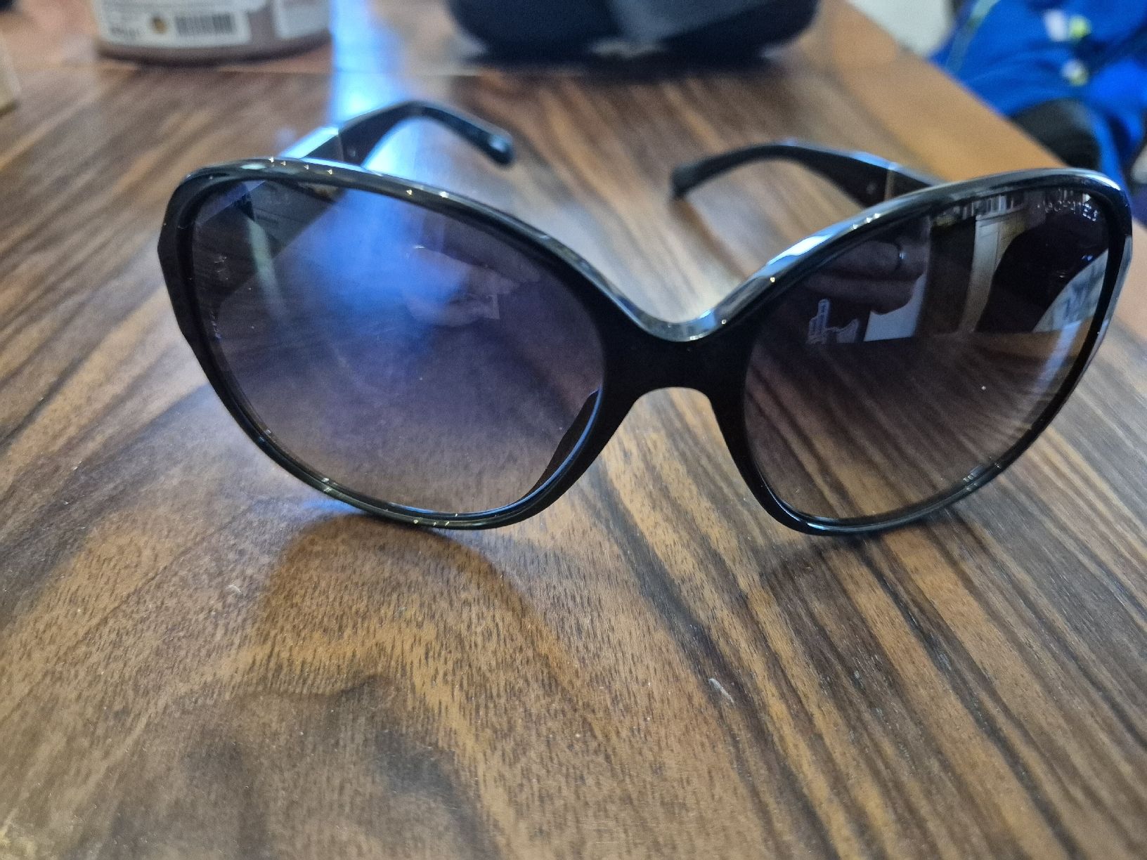 Chanel Occhiali & Lenti: occhiali da sole Chanel con astuccio – Usato da Roveredo GR venduto da mar_8nzd 1
