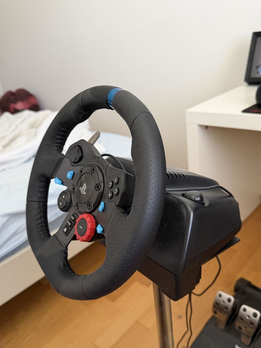 Logitech Controller: Logitech G29 Driving force Mit wheel stand Pro wie Neue – Nuovo (secondo la descrizione) da Oftringen venduto da dal_xd2r 1
