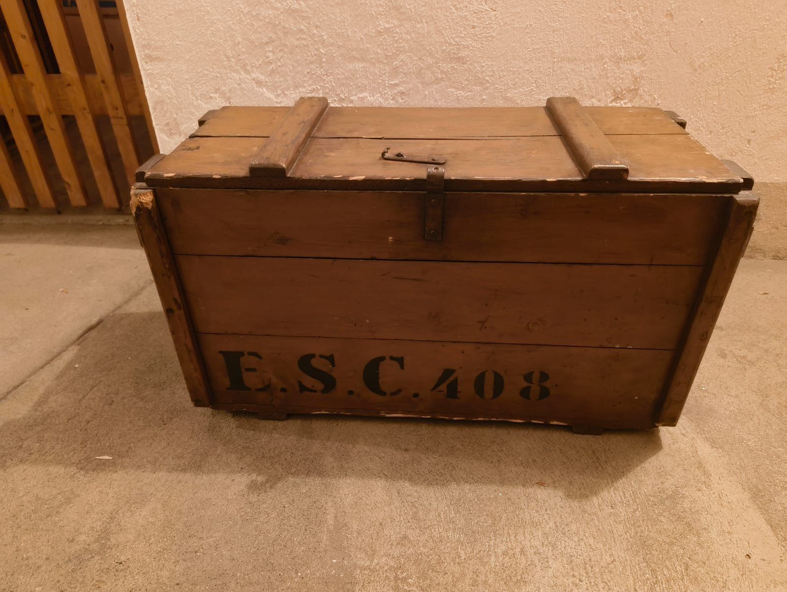 Attrezzatura & Pezzi di ricambio: Antik militärische munitionkiste – Usato da Zürich venduto da ter_26db