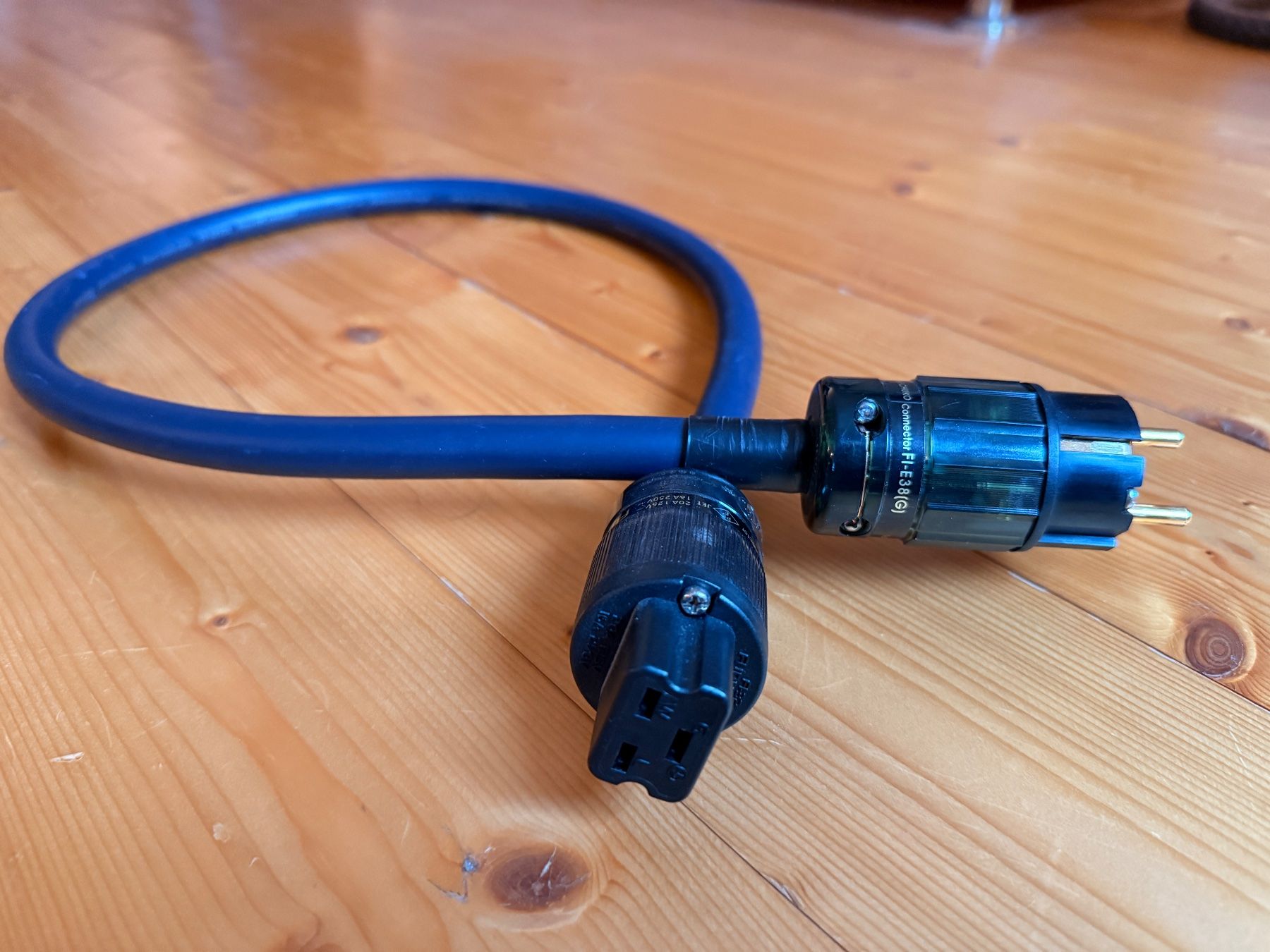 Furutech Cavi: Furutech Alpha FP-S032N - C19 - Netzkabel – Usato da Wilchingen venduto da Pear20x