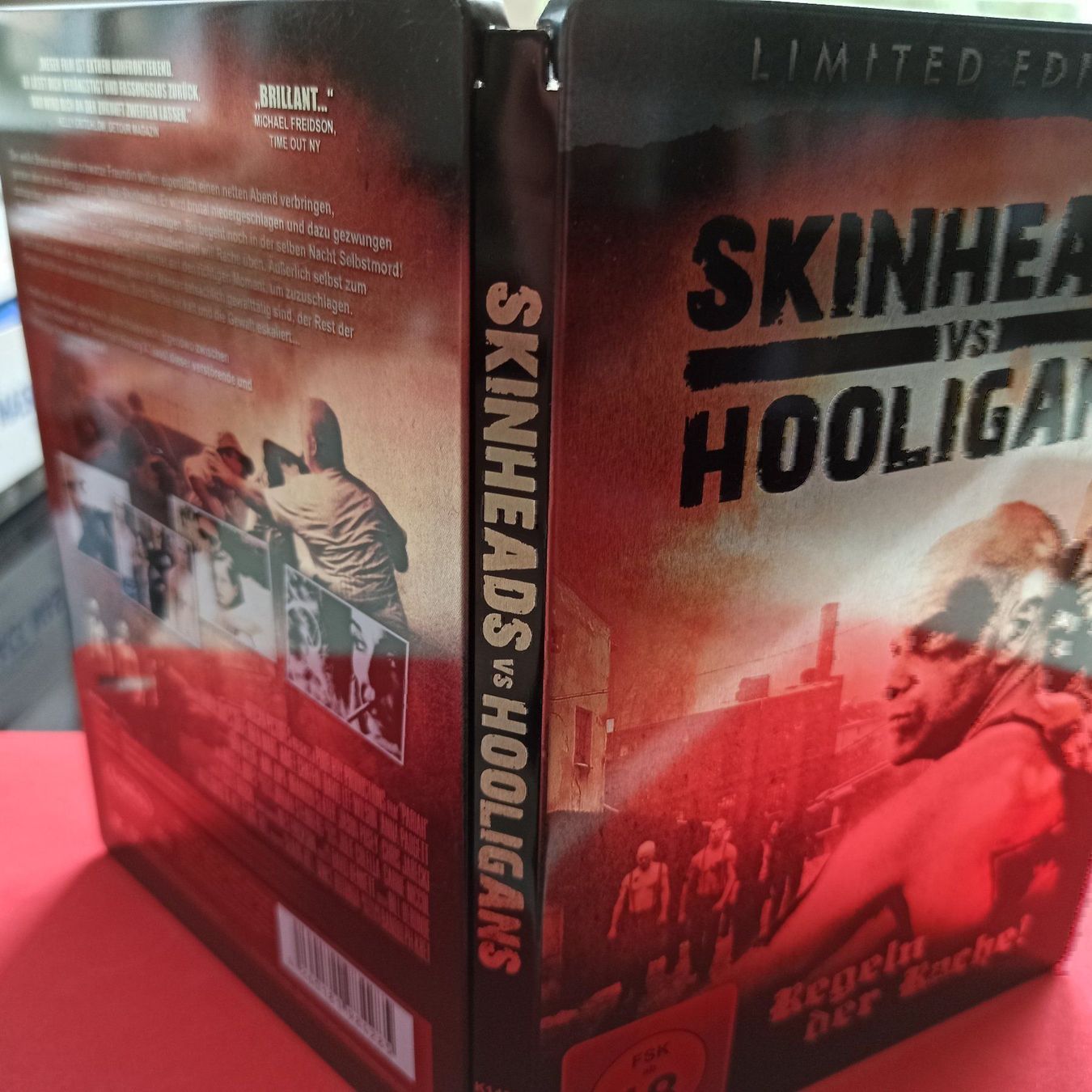 Tutti i DVDs: Skinheads vs. Hooligans - STEELBOOK – Usato da Dübendorf venduto da kb86_MOVIE 4