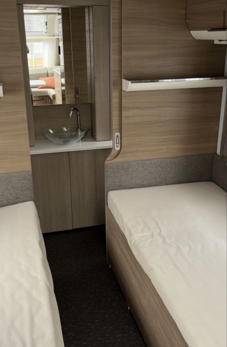 Adria Veicoli da campeggio: Wohnwagen Adria 572 UT – Usato da Bichwil venduto da Eugemeol 7