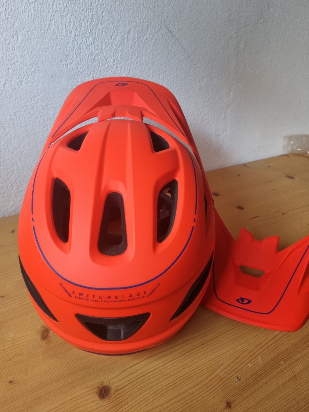 Giro Helme: Fullface Mountainbike Helm – Gebraucht aus Effretikon von Waffelschnitte 2