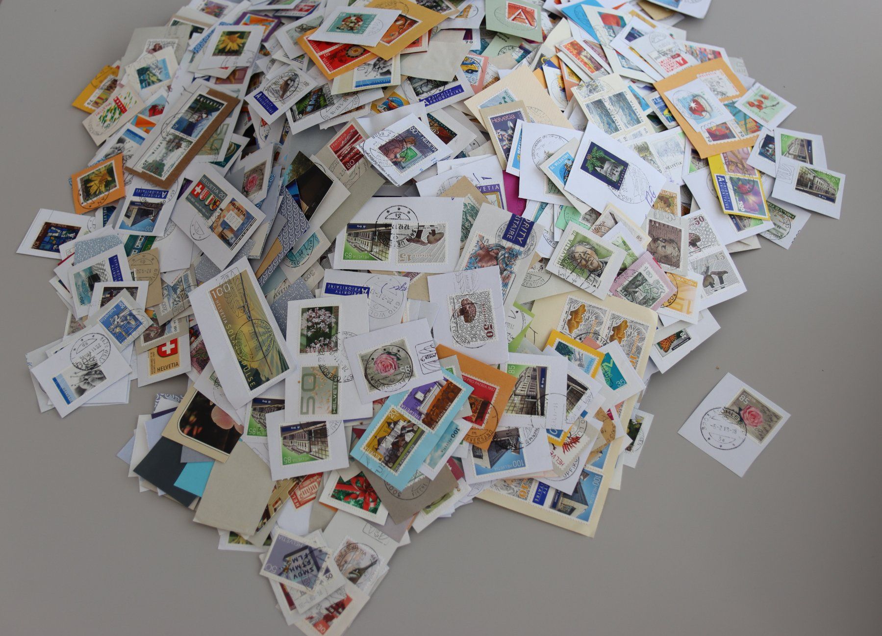 Tutti i francobolli: Schweizer Briefmarken zum ablösen – Usato da Oberentfelden venduto da lakipul 2