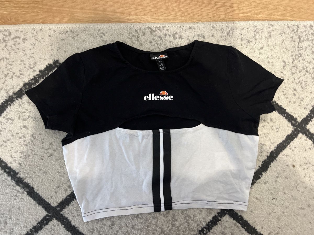 T-shirt: Crop top Ellesse – Usato da Bussigny venduto da LabiZaule