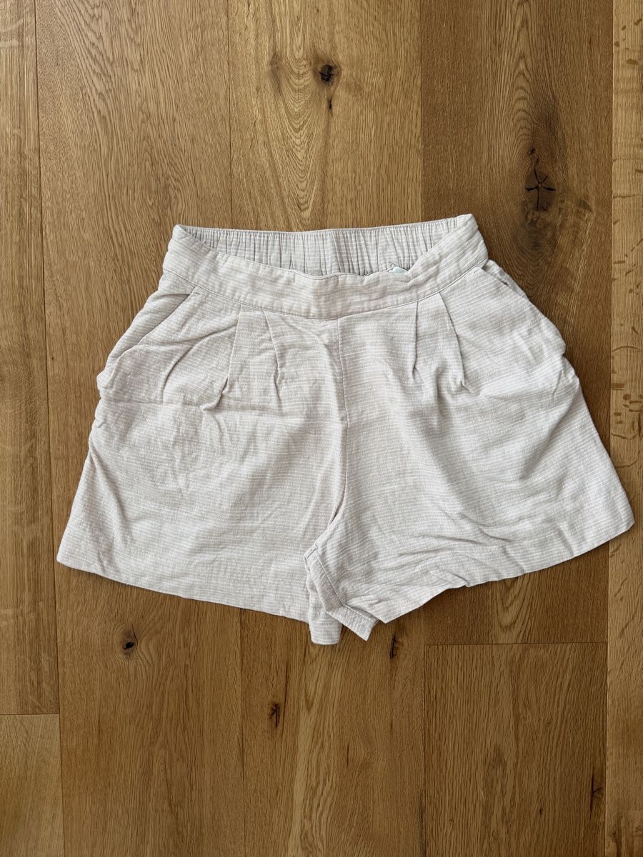 H&M Hosen: H&M - Shorts, Gr. 38 – Gebraucht aus Interlaken von fbnscl