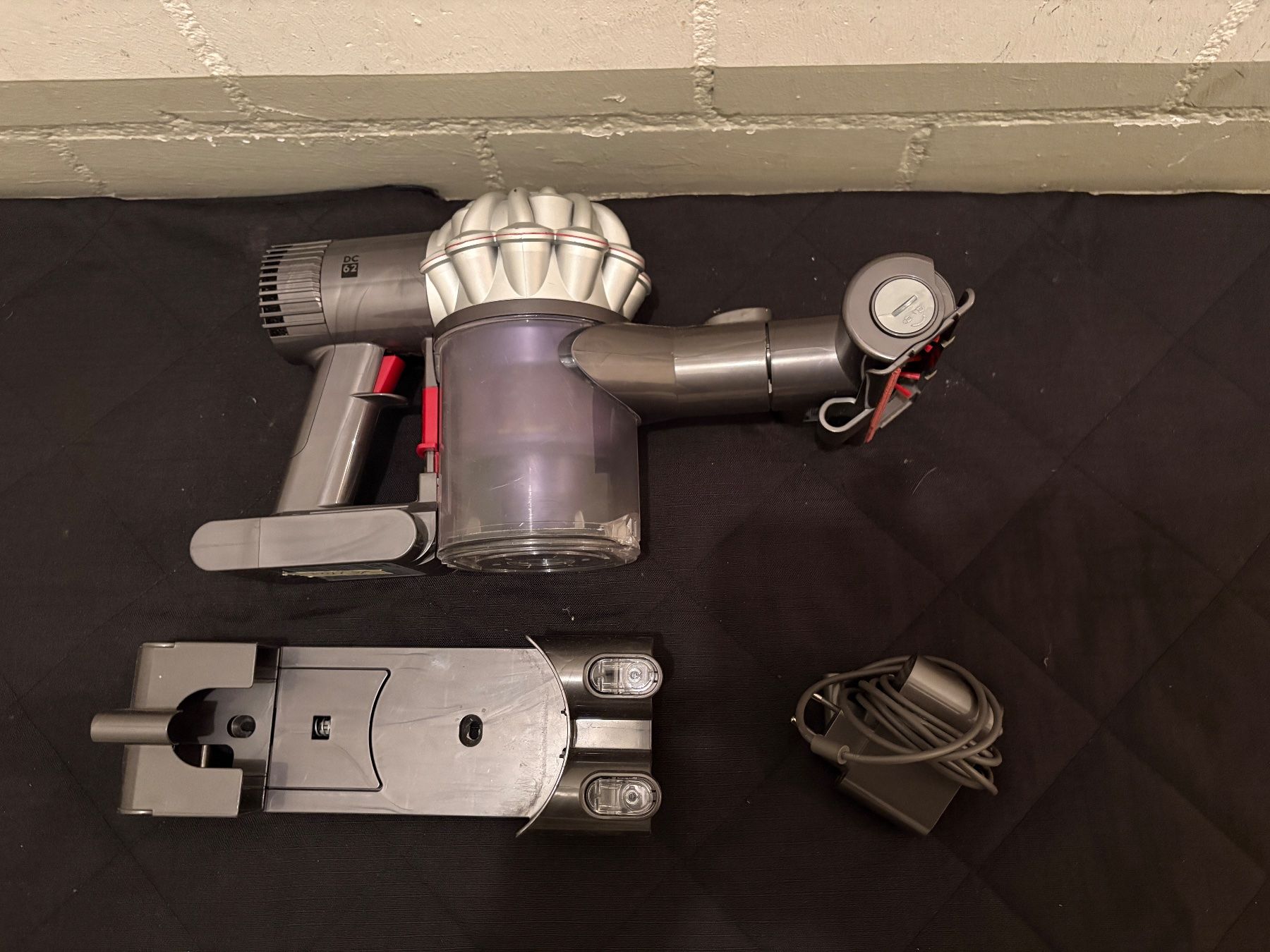 Dyson Aspirapolveri & Accessori: Dyson DC62 Handstaubsauger – Usato da Lausen venduto da sen_jm7c 3