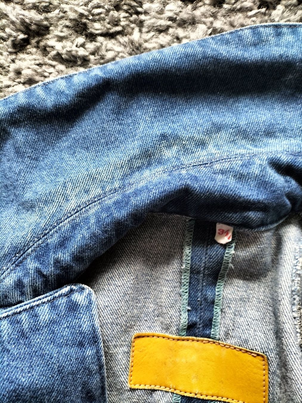 Giacche: traumhafte Jeansjacke, 80er Jahre – Usato da Pieterlen venduto da Plasticbox 4