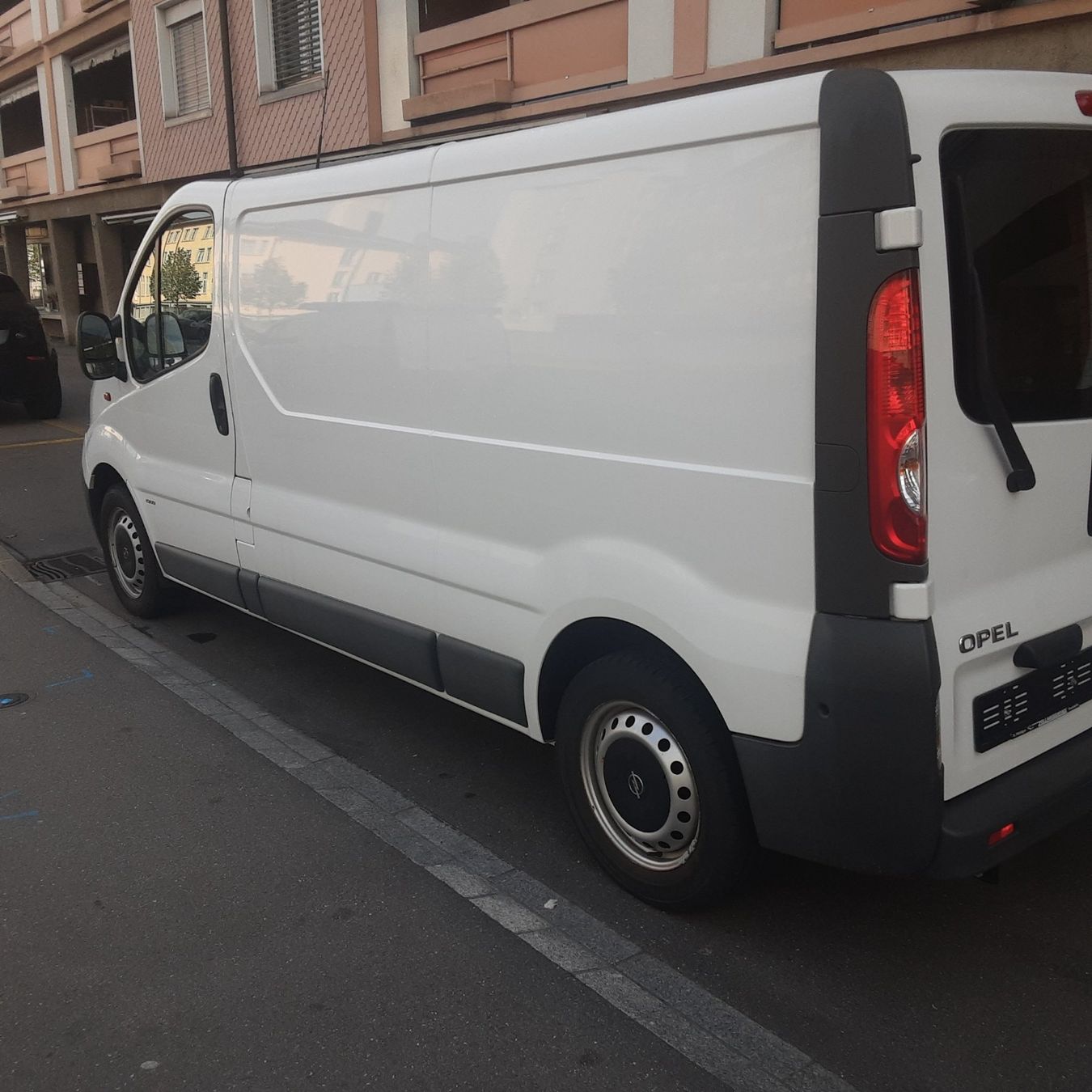 Opel Veicoli commerciali: Opel Vivaro 2.0CDTI L2 H1 – Usato da Emmenbrücke venduto da Zoll58 1