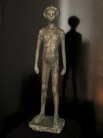 Rolf Brem Bronze - stehendes Mädchen