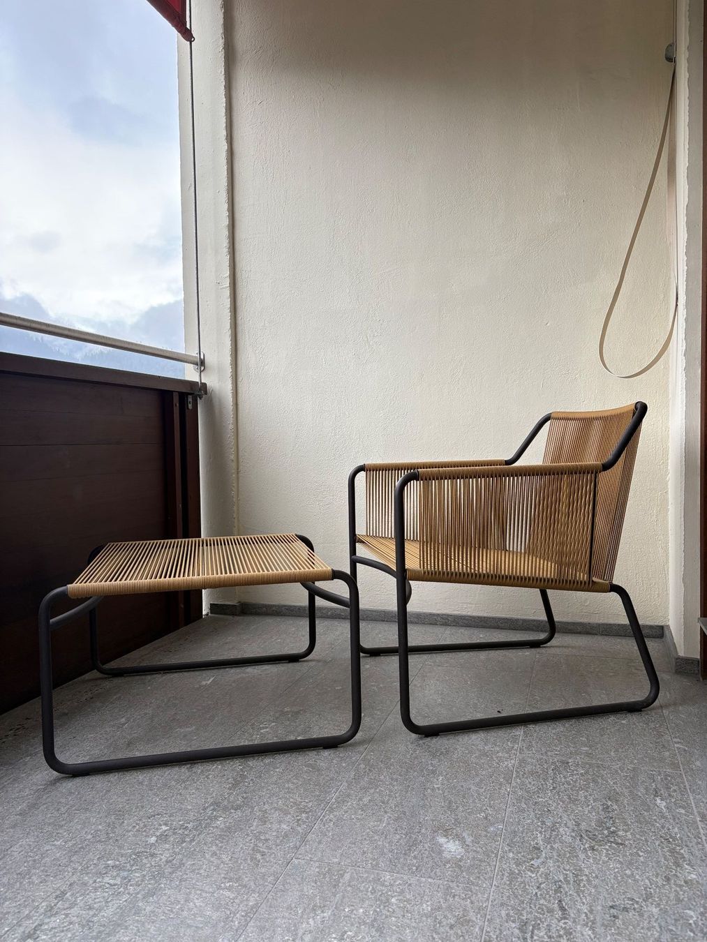 Poltrone: Sessel mit Hocker, Harp 311, Roda – Usato da Zürich venduto da Bda1