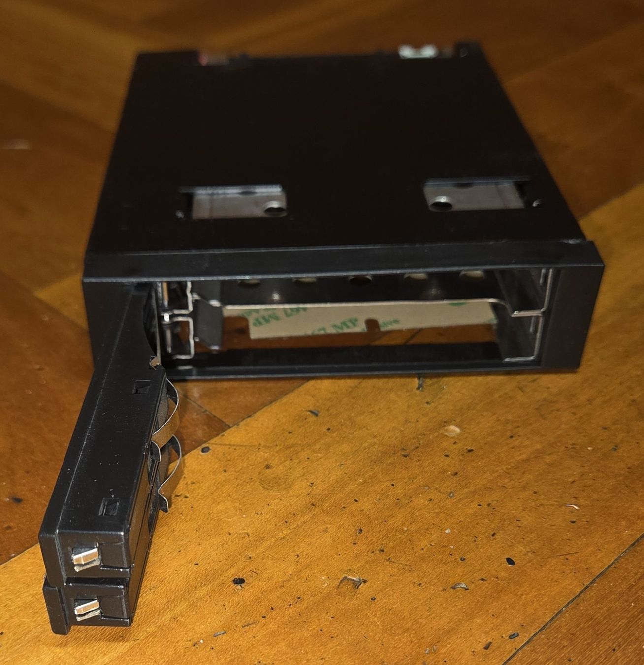 Custodie: Boîtier Double Disque Dur SATA 2.5" - Neuf – Nuovo (secondo la descrizione) da Lausanne venduto da Patrice77 1