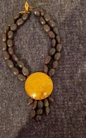 Collier aus Pflanzensamen