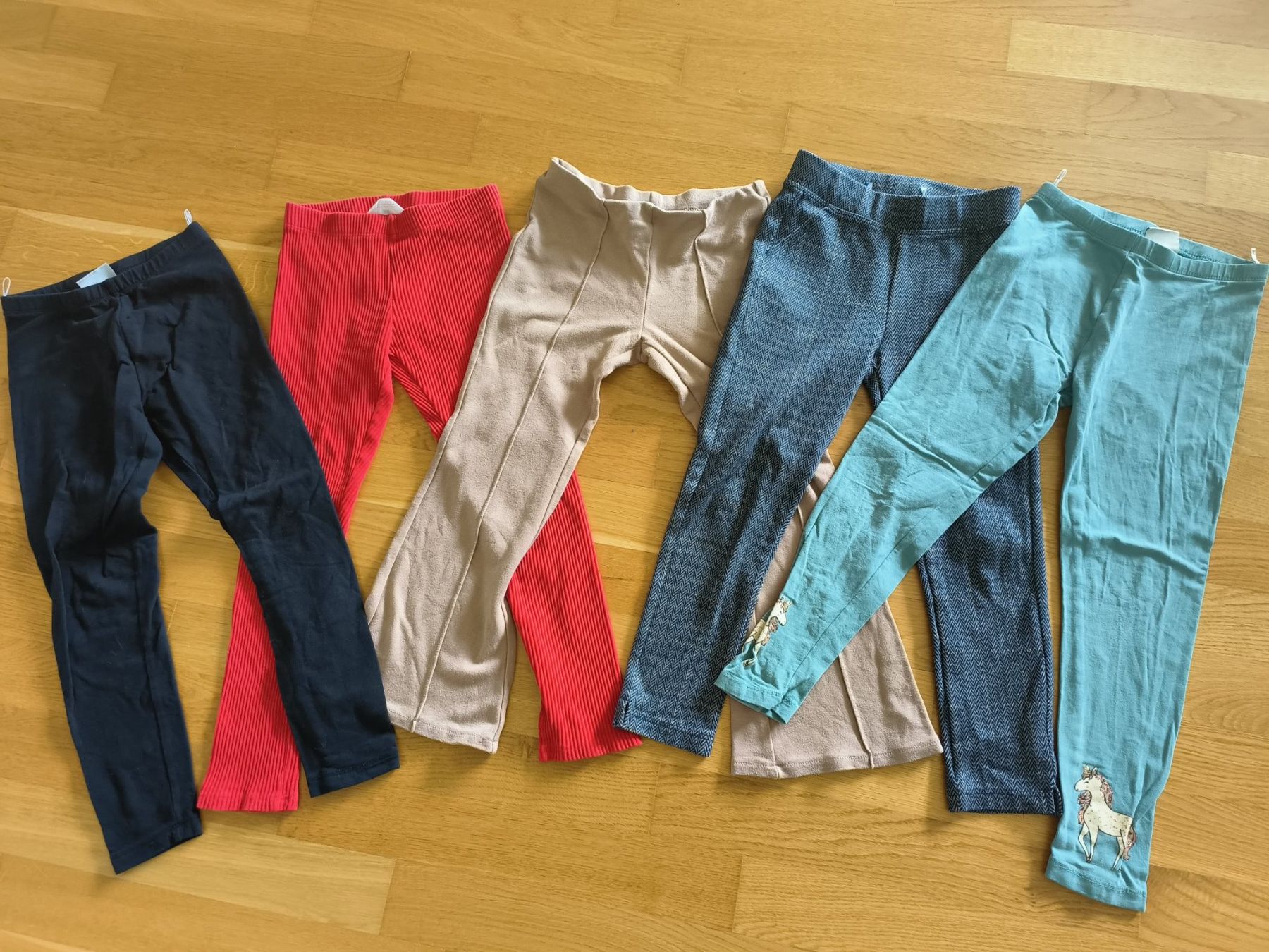 Lotti & Set di vestiti: Mädchen Kleider Paket ,Gr 134 – Usato da Oftringen venduto da joa_bbm2 1