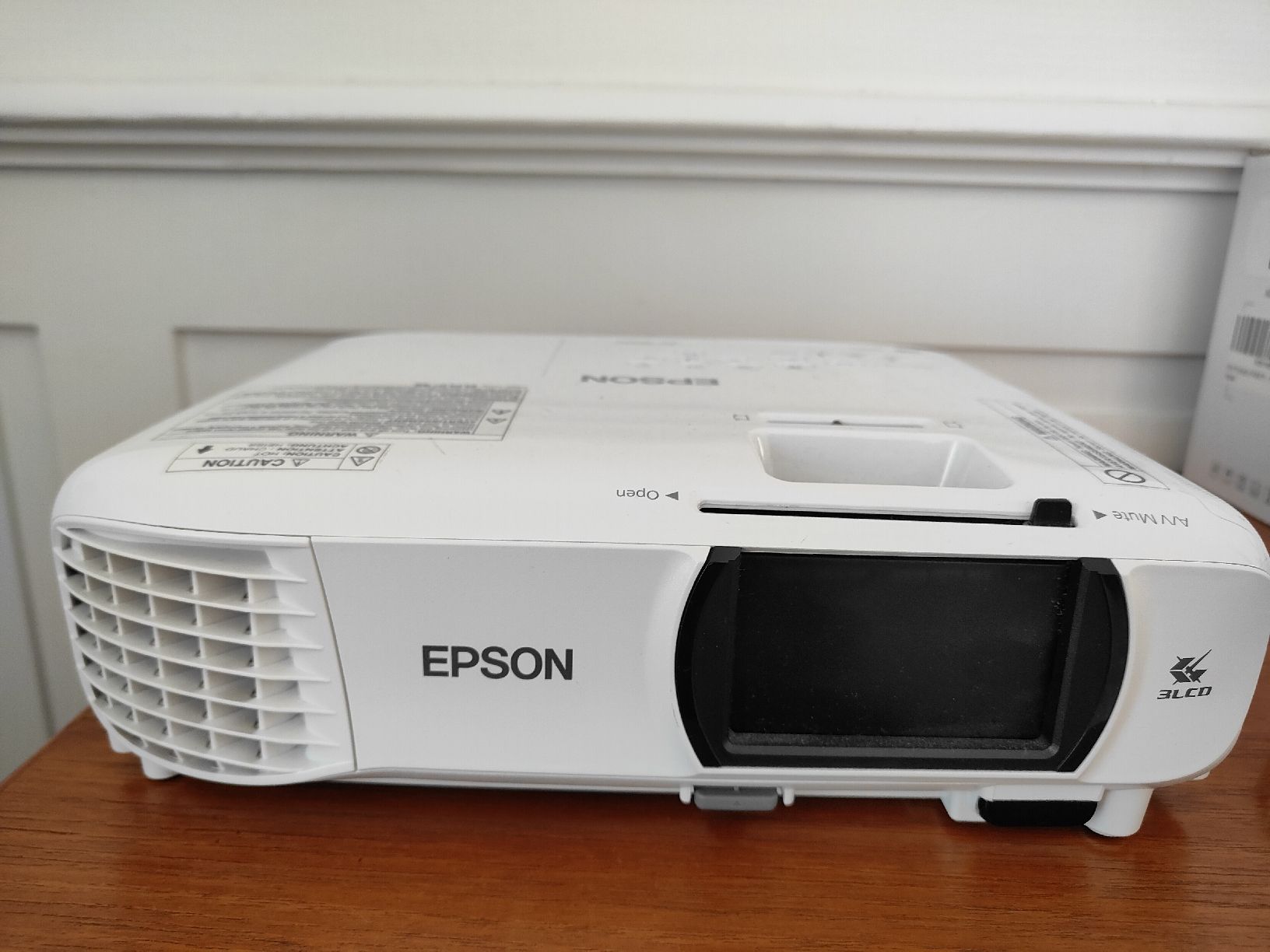 Epson Vidéoprojecteurs: Epson Projector EH TW650 – D'occasion à Zürich par Unklesnax