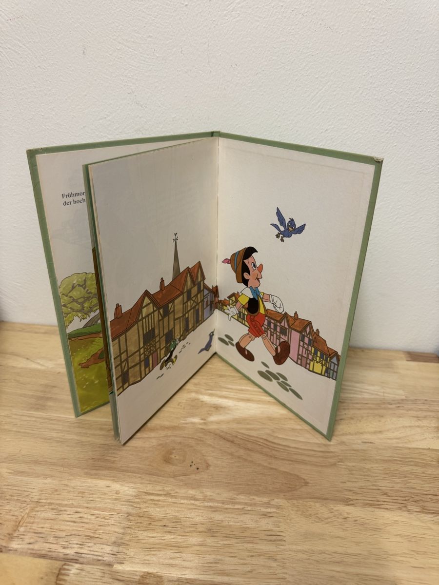 Livres: Walt Disney Pinocchio und sein Abenteuer  – D'occasion à Birsfelden par inf_l2yy 1