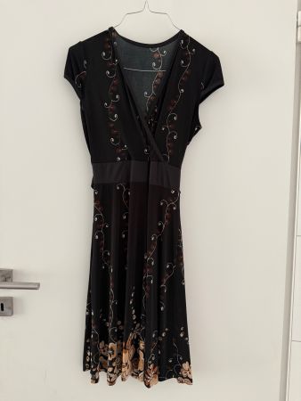 Hübsches Kleid Gr. 34/36