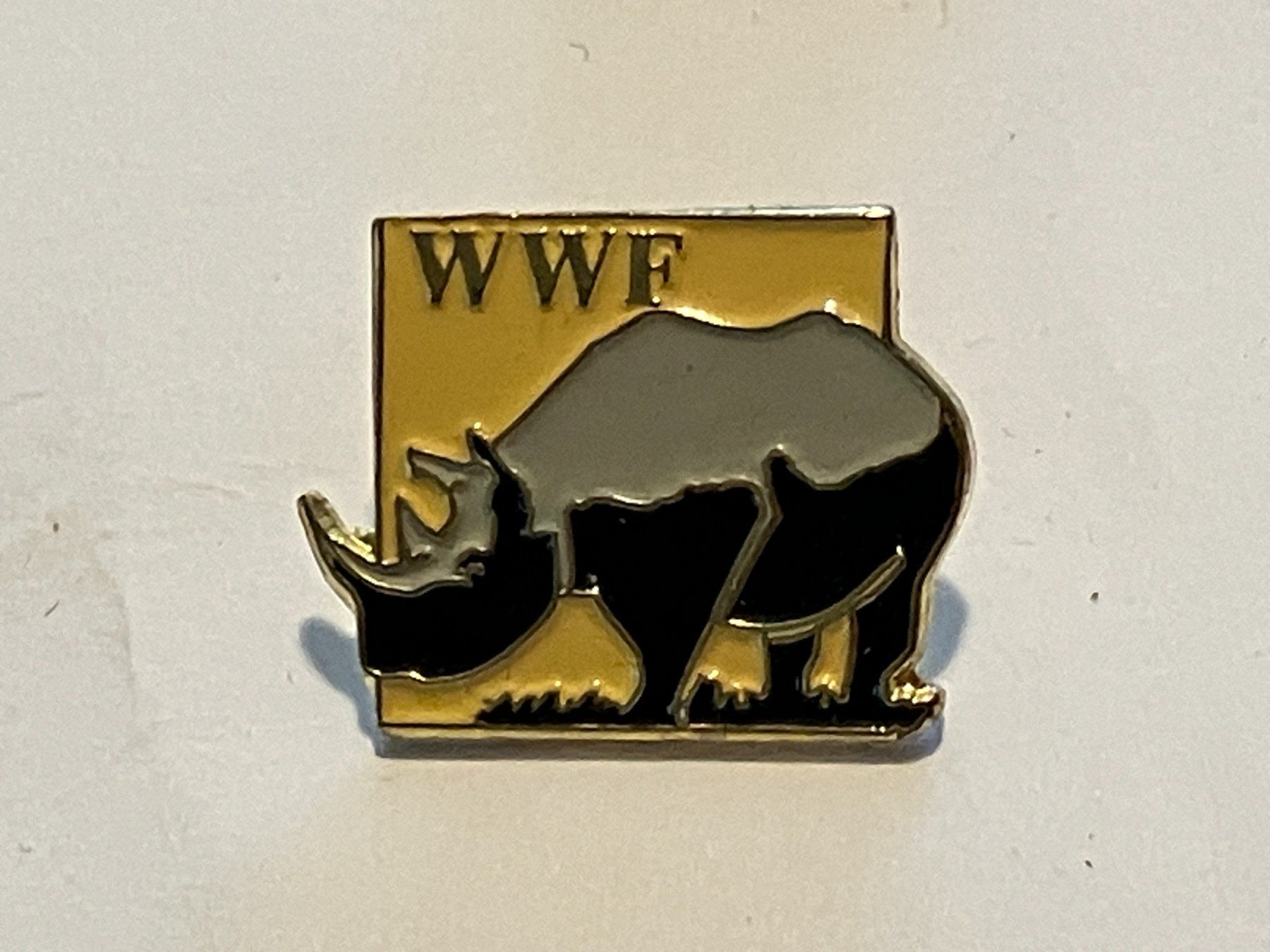 Plaketten & Abzeichen: 1 Pin WWF Nashorn – Gebraucht aus Basel von djwwpp